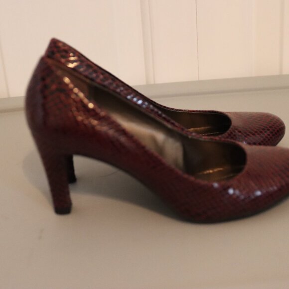 Bandolino Bolantana faux snake skin shoe size 6M - Picture 5 of 14